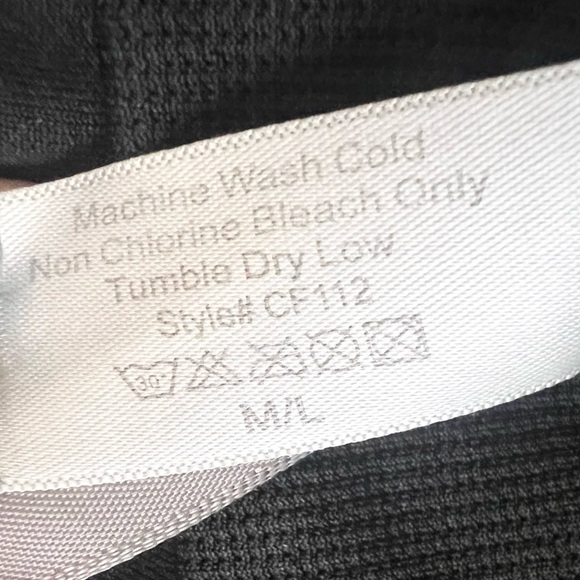 Icon Apparel Black Low Rise Cropped Leggings Size M/L Warm Stretch Layering Cozy - Picture 5 of 6